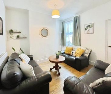 1 bedroom in a house share to rent - Photo 1