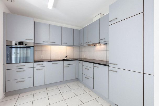 Traumhafte 2 1/2 - Zimmerwohnung mit verglastem Balkon - Photo 1
