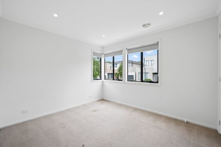 11 Ochre Place, Mount Waverley - Photo 3