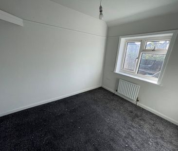 3 Bed Semi-Detached House, Middleton Road, LS10 - Photo 4
