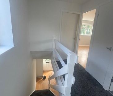 3 bedroom link detached house to rent - Photo 3