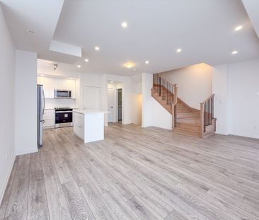 For Lease - 16 Lytham Green Circle, Newmarket, Ontario - Photo 1