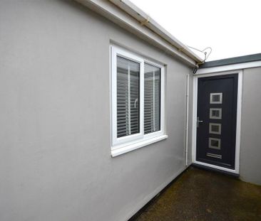 3 bedroom detached bungalow to rent - Photo 6