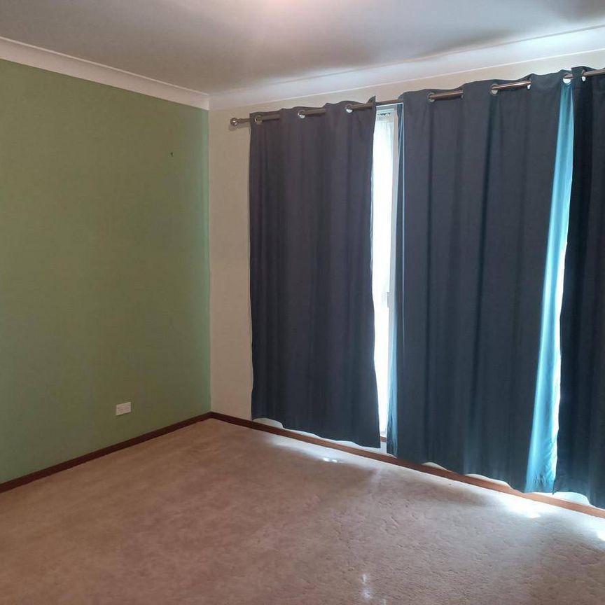Three bedroom house - Photo 1