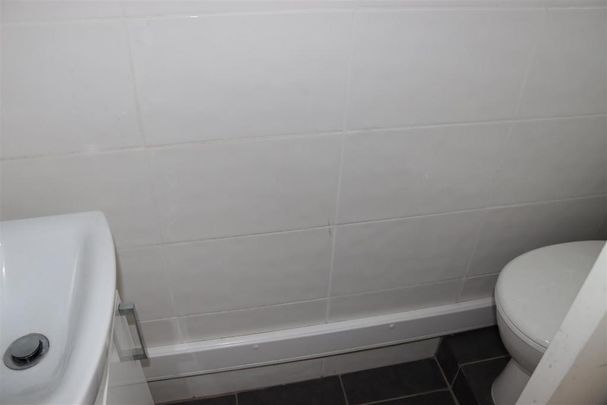 3 bedroom link detached house to rent - Photo 1