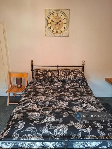 1 bedroom in a house share to rent - Photo 3