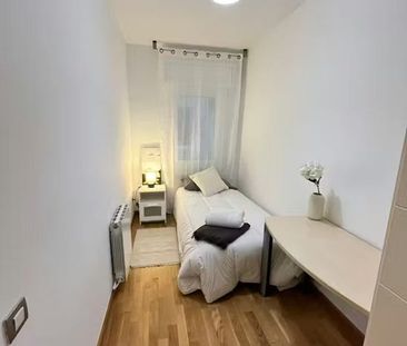 Carrer de Mascaró, Barcelona, Catalonia 08032 - Photo 5