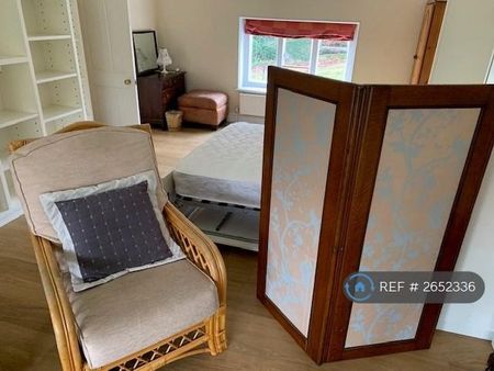 1 bedroom semi-detached house to rent - Photo 5