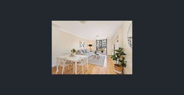 Oversized Entertainers Apartment - Photo 1