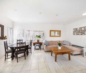 Curl Curl, 27 Griffin Road - Photo 1