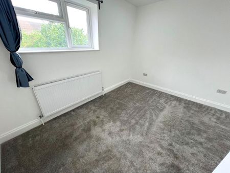 4 bedroom terraced house to rent - Photo 4