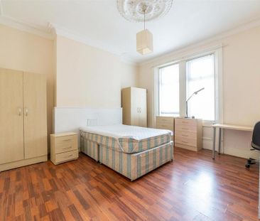 5 bedroom terraced house to rent - Photo 5