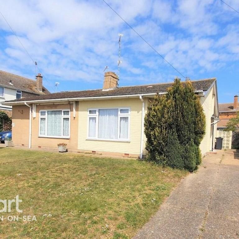 2 bedroom semi-detached bungalow to rent - Photo 1