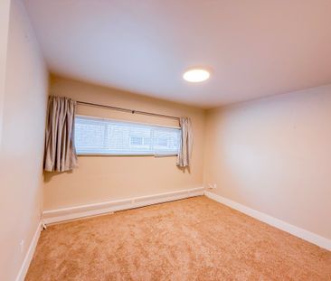 Fantastic 2 Bedroom Top Floor Condo On Elbow Drive/All Utilities In... - Photo 2