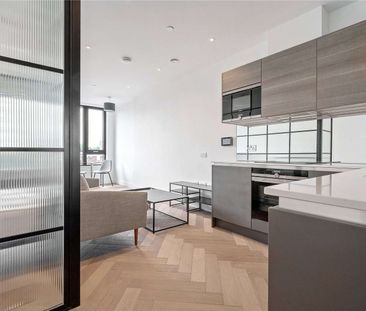Furnished studio apartment positioned on the 3rd floor of HKR Hoxton. - Photo 3