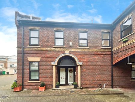 Mount Mews, Hampton, TW12 2SH - Photo 2