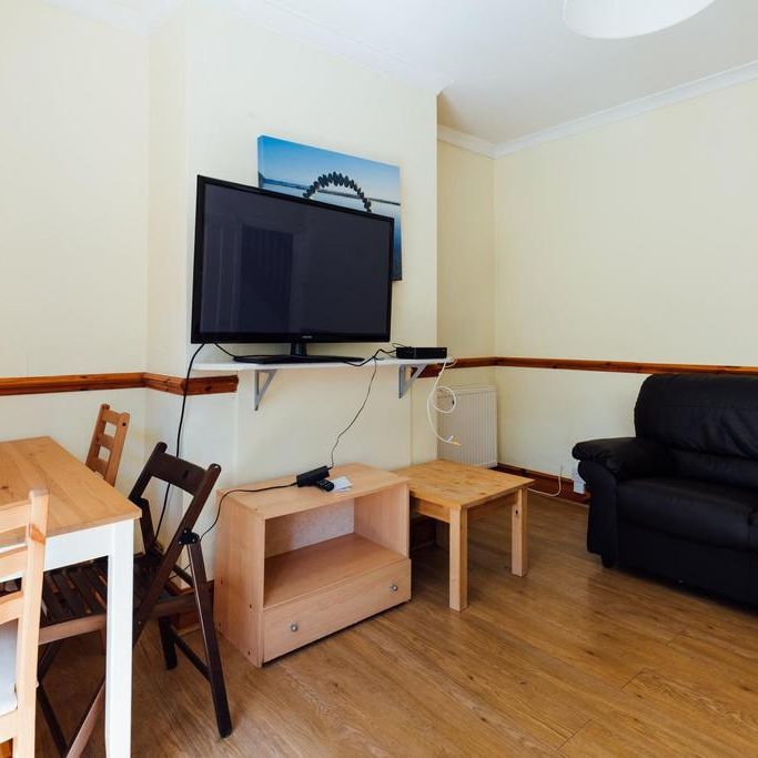 5 bedroom house to rent - Photo 1