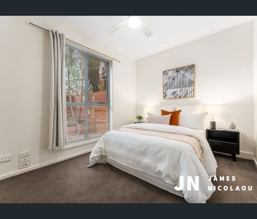 Stylish Port Melbourne Living in a Prime Location - Photo 4