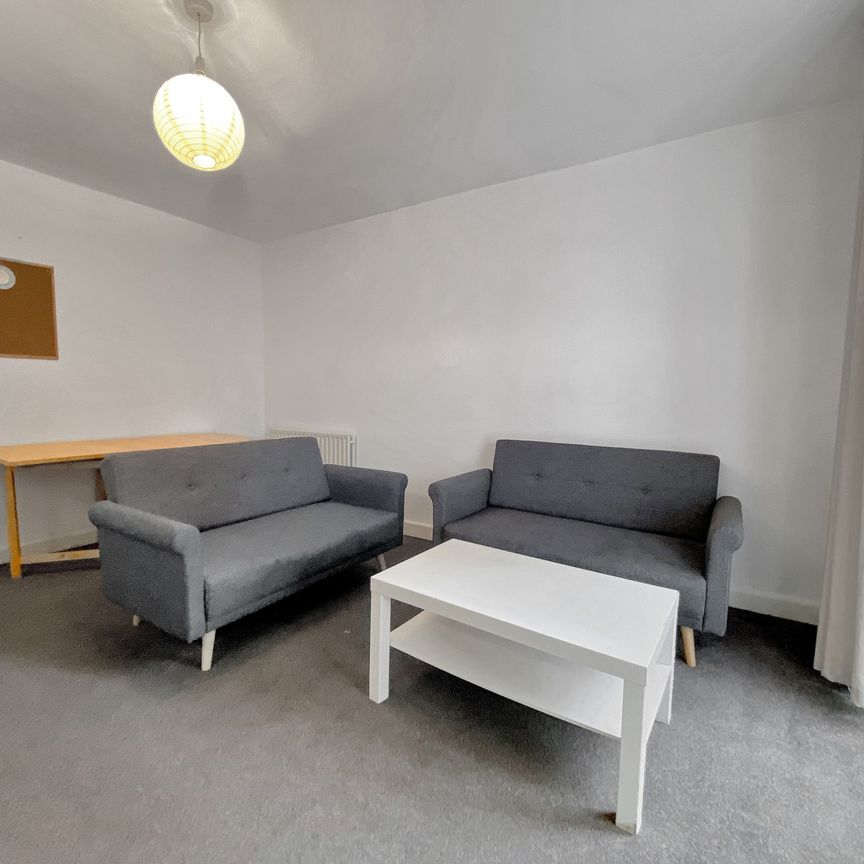 First Floor Front Left Bedroom, 47 Gipsy Lane, Oxford OX3 7PT - Photo 1