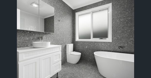 Near New Villa! - 3 Bed, 2 Bath, 2 Car - Photo 1