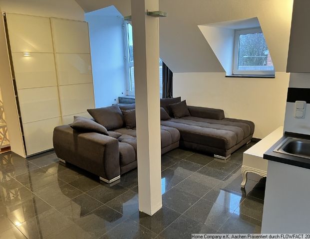 Brand: Loftartige, modern möbl. 1,5 Zi.-Whng mit riesiger Terrasse - Photo 1