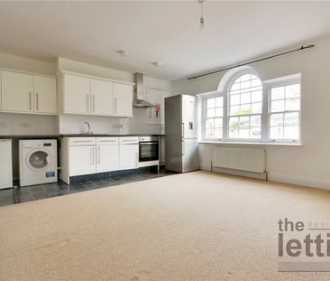 Baker Street, Enfield, Middlesex, EN1 3LF - Photo 2