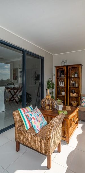 Light-Filled Coastal Unit Walk to Broadwater & Dining! - Photo 1