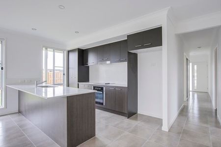 Modern and Well-Maintained Family Home in Prime Pimpama Location - Photo 5