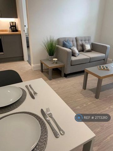 1 bedroom flat to rent - Photo 2