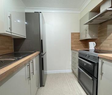 1 bedroom retirement property to rent - Photo 4