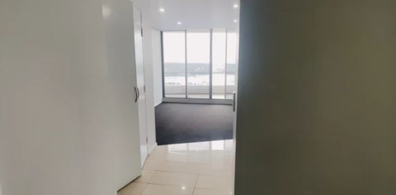 1803/52-54 Walker St, Sydney - Photo 2