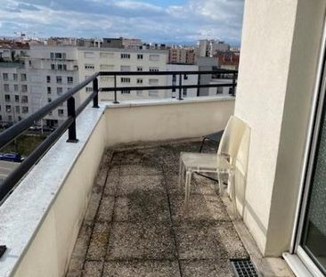 Location Appartement 1 pièce 39m² LYON 3ème - Photo 4