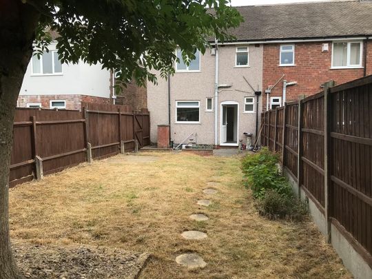 3 bedroom semi-detached house to rent - Photo 1