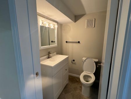 For Lease - 2232 Sandringham Drive Unit# Bsmt, Burlington, Ontario - Photo 2