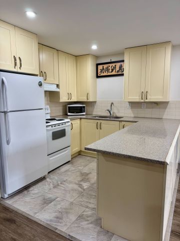 For Lease - 71 Slack Street, Bradford West Gwillimbury, Ontario - Photo 2