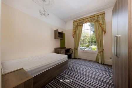 9 bedroom flat to rent - Photo 3