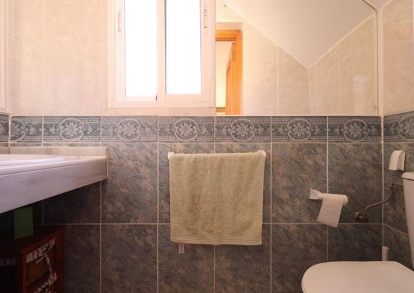 Adosado en la Regia . Temporada larga.