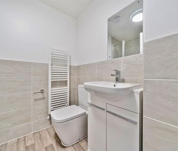 4 bedroom detached house to rent - Photo 6