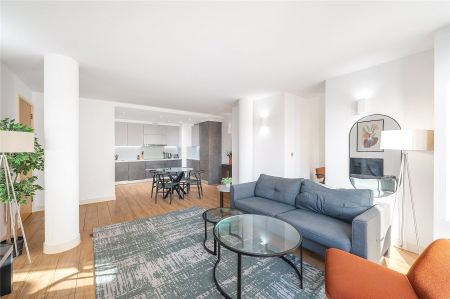 St Georges Apartments, Brentford, TW8 flat to rent - Photo 3