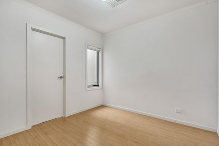 10 Orca Ct, Seaford Meadows SA 5169 - House For Rent | Domain - Photo 3