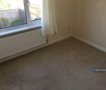 2 bedroom maisonette to rent - Photo 2