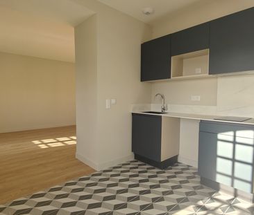 Charmant T2 entièrement rénové avec ascenseur - Photo 3