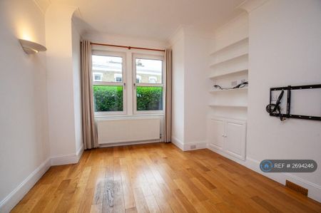 3 bedroom end of terrace house to rent - Photo 2