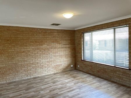 Neat & Low-Maintenance Unit in East Bunbury - Photo 4