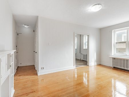 For Lease - 1 Mallory Gardens Unit# 34, Toronto, Ontario - Photo 2