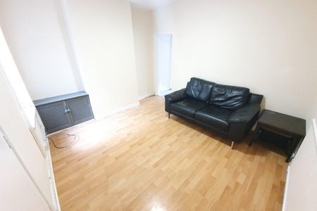 Esdelle Street - Photo 5