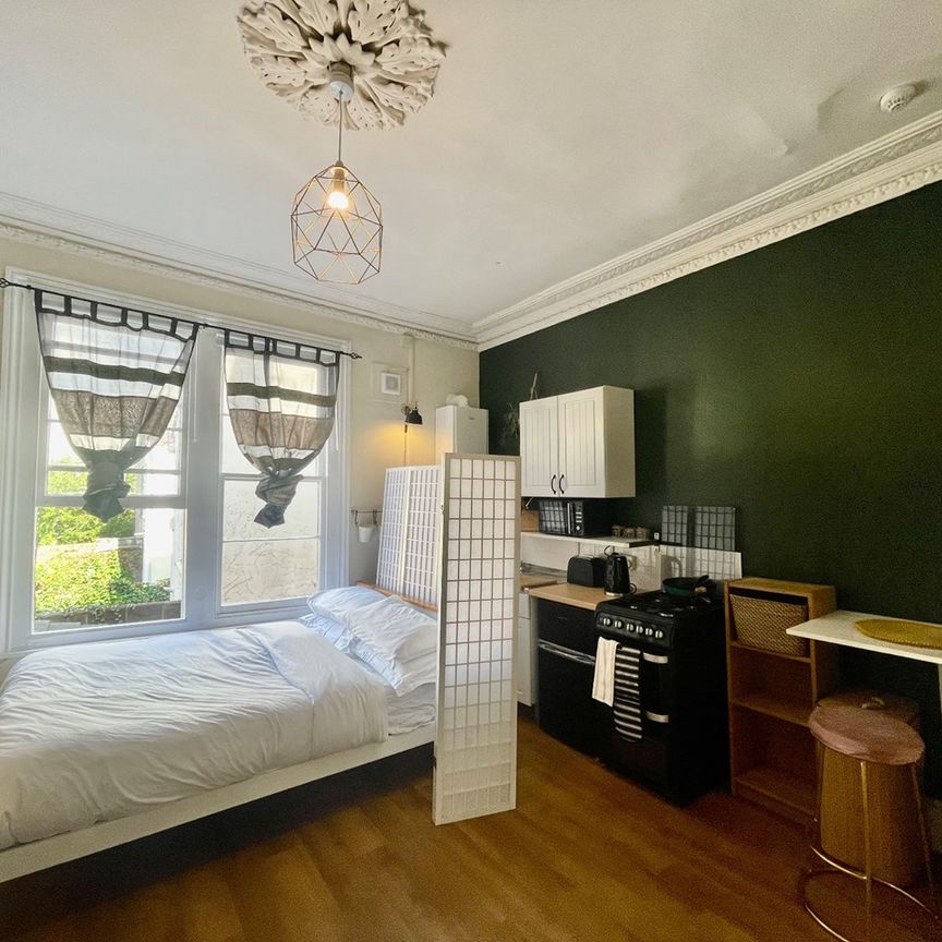 Studio Flat, Sunningdale, BS8 - Photo 1