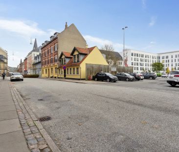 Indflytningsklar lejlighed med moderne køkken i Aalborg - Foto 6