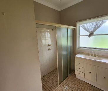 Centrally Located - Photo 4