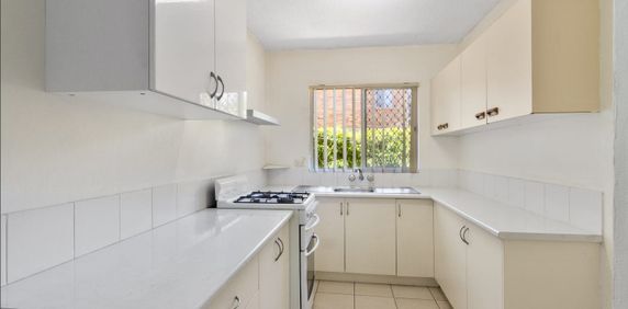 2/161 Muir Street, Labrador QLD 4215 - Apartment For Rent | Domain - Photo 2